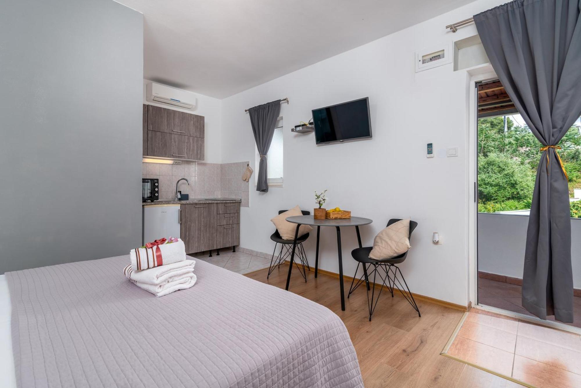 Studio Apartment Coce Trogir Zewnętrze zdjęcie